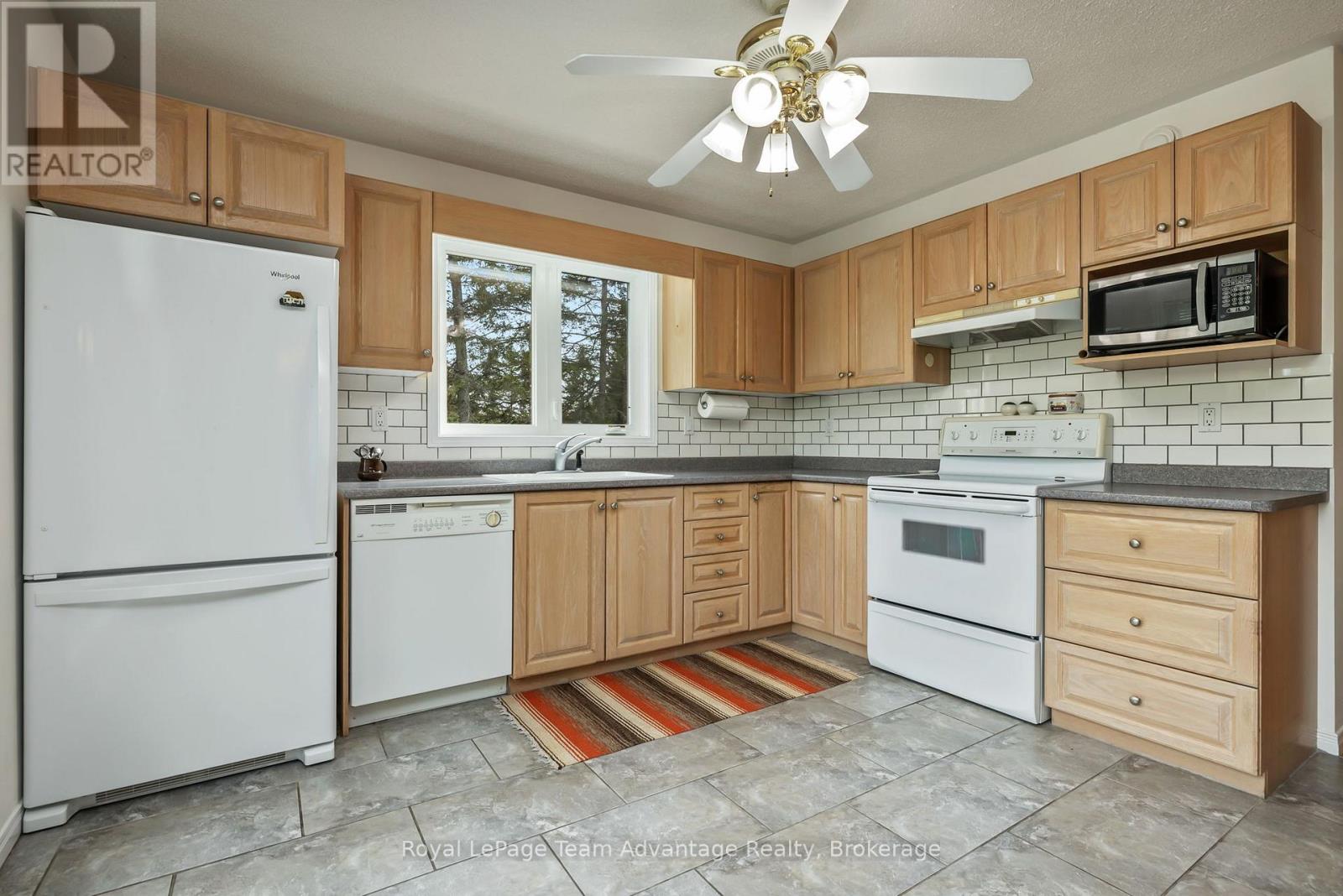 22 SILVER BIRCH CIRCLE - 9