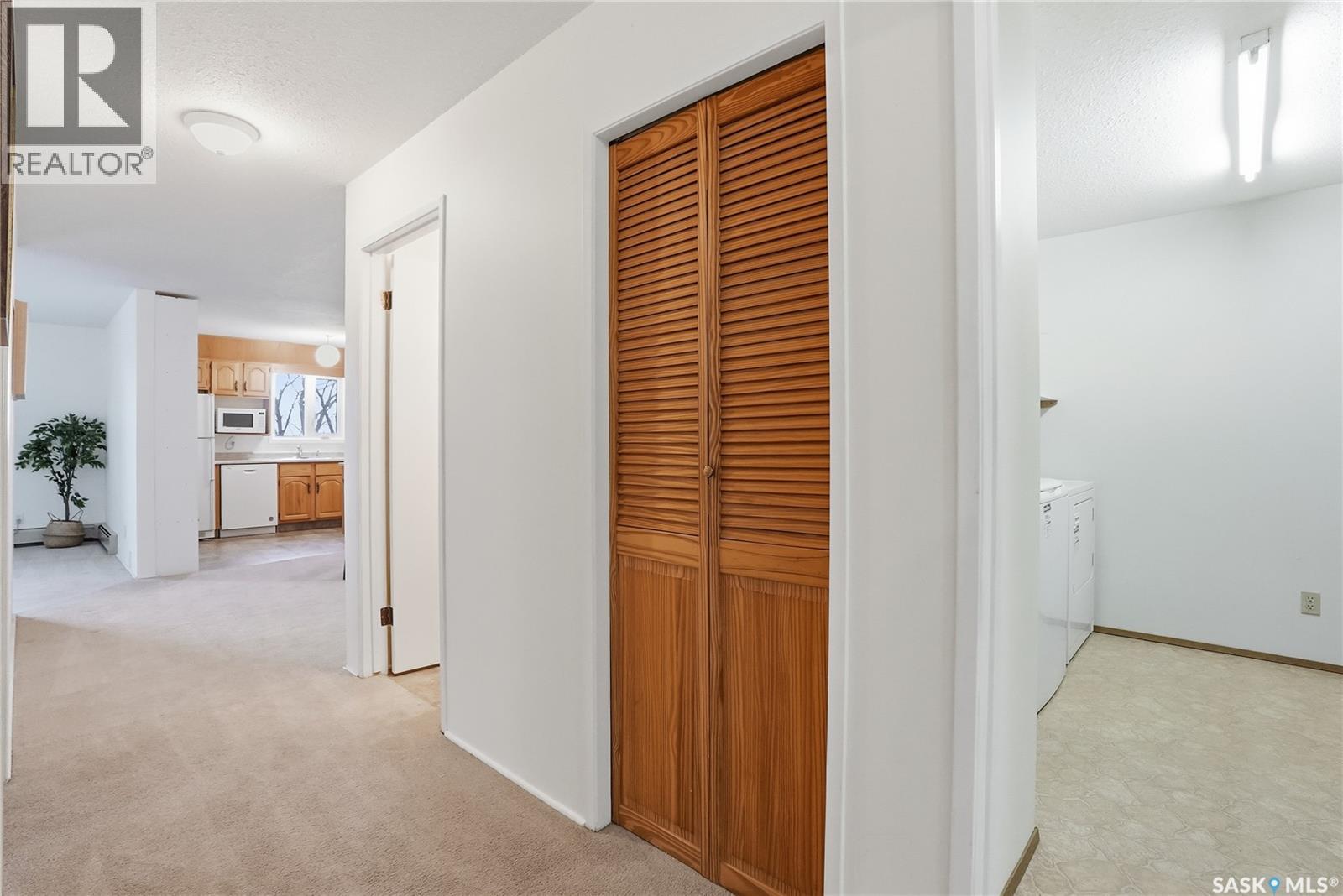 #206 3130 Louise STREET - 28