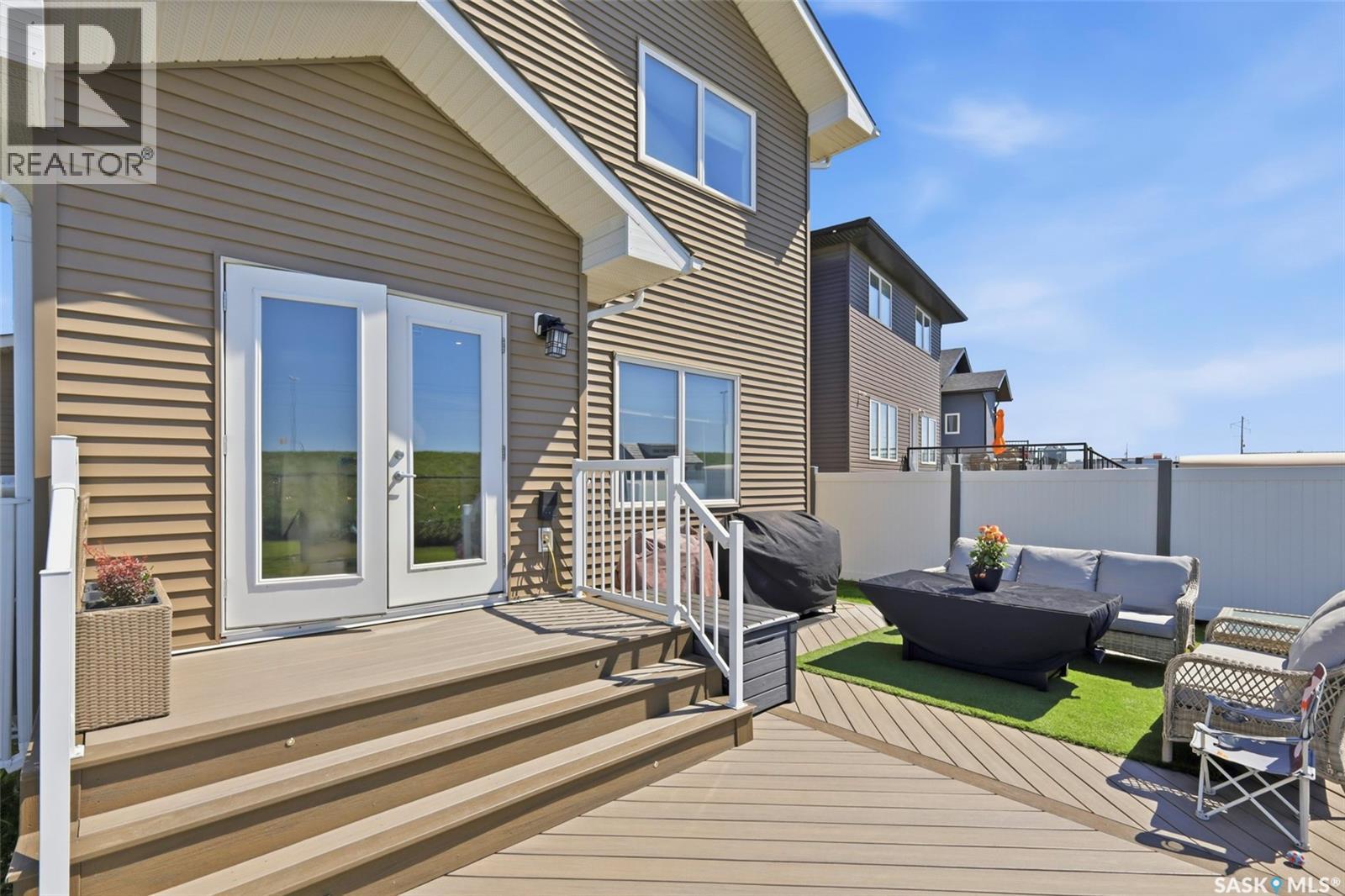 335 Hassard CLOSE - 32