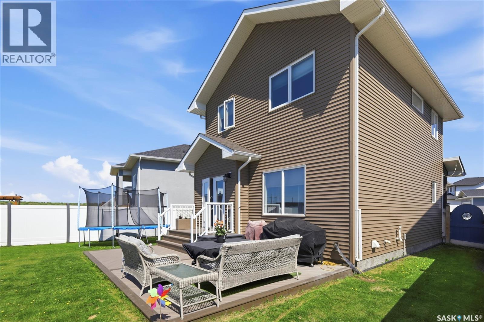 335 Hassard CLOSE - 35