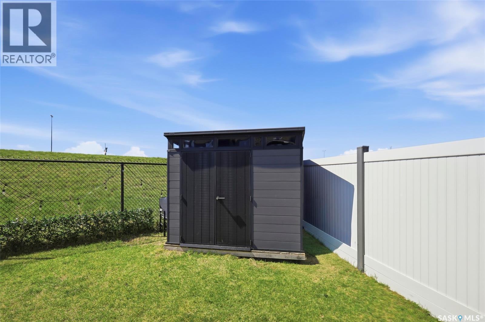 335 Hassard CLOSE - 37
