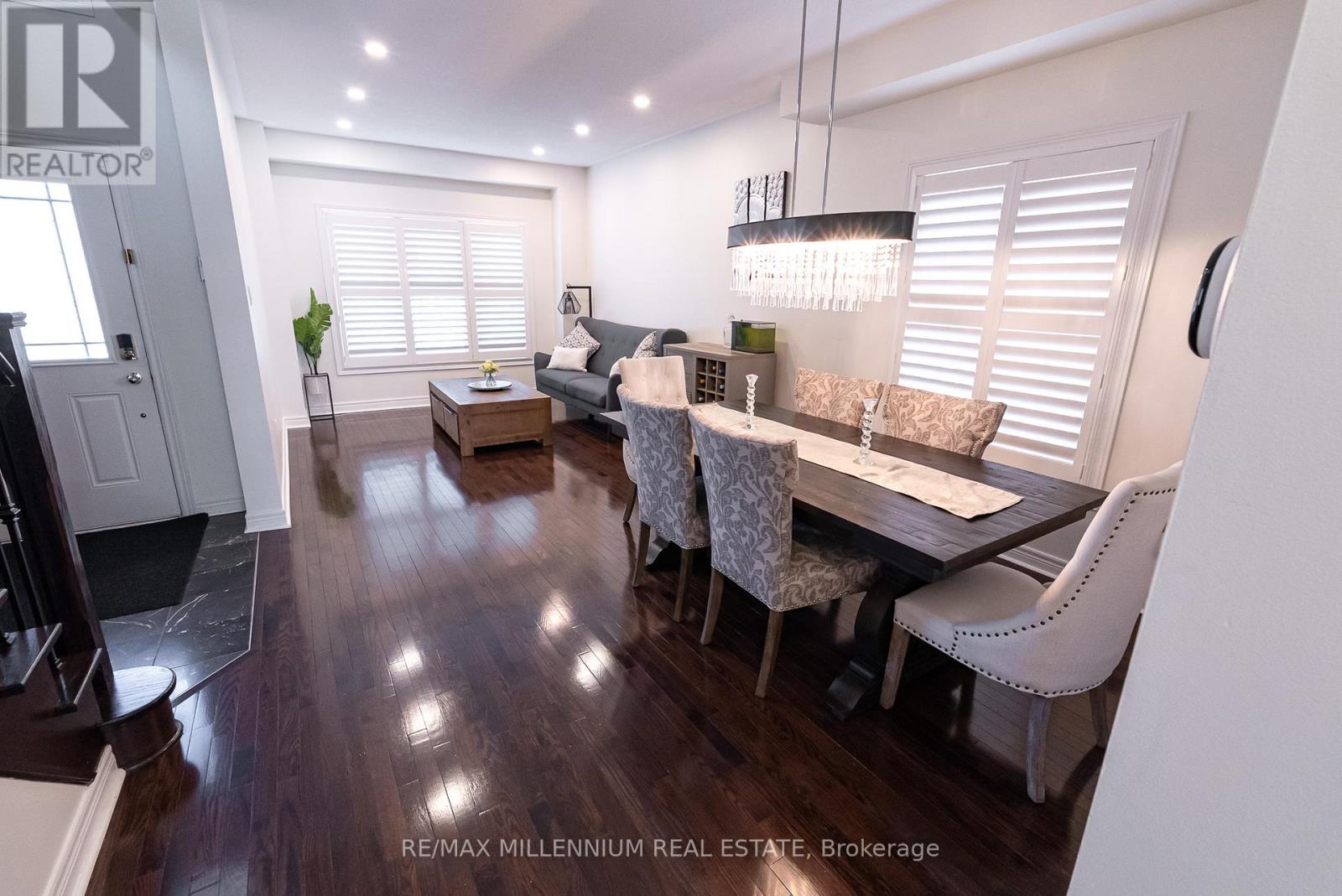 19 BELLOTTI CRESCENT - 8