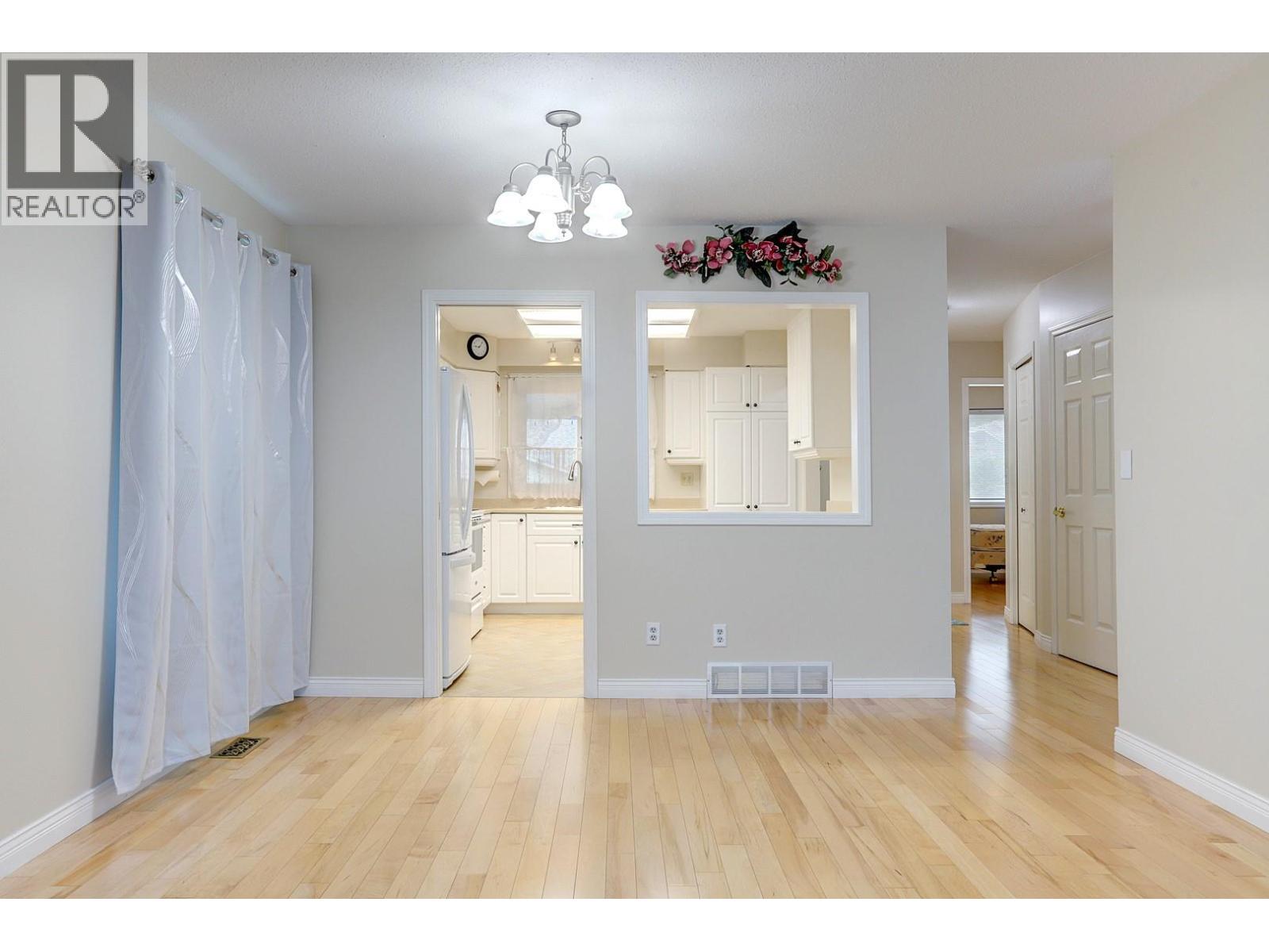 #8 3900 27 Avenue Lot# 17 - 18