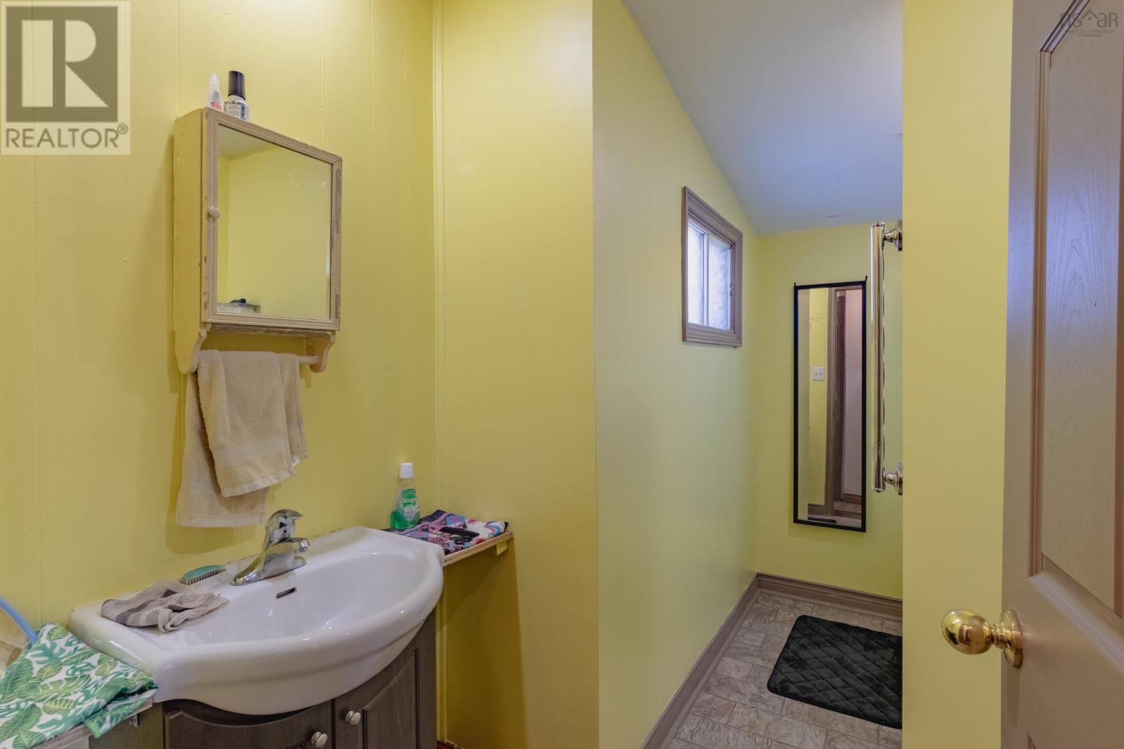 Property 21 of 37 of 603 Fort Point Road