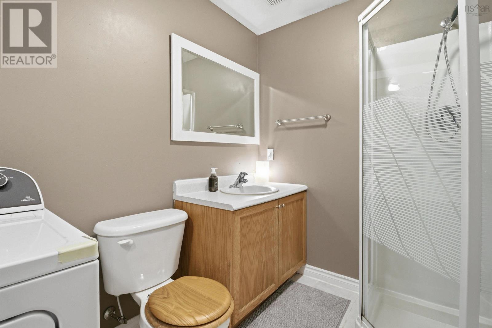Property 22 of 44 of 88 Westfield Crescent