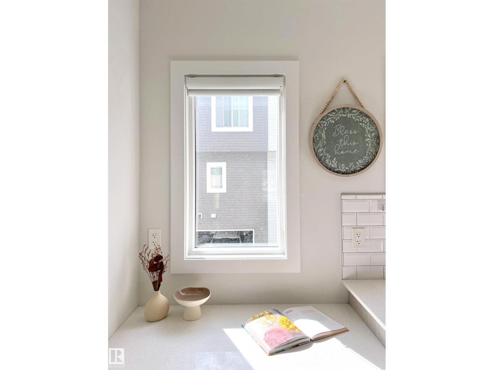 #6 11373 12 AV NW — photo 17