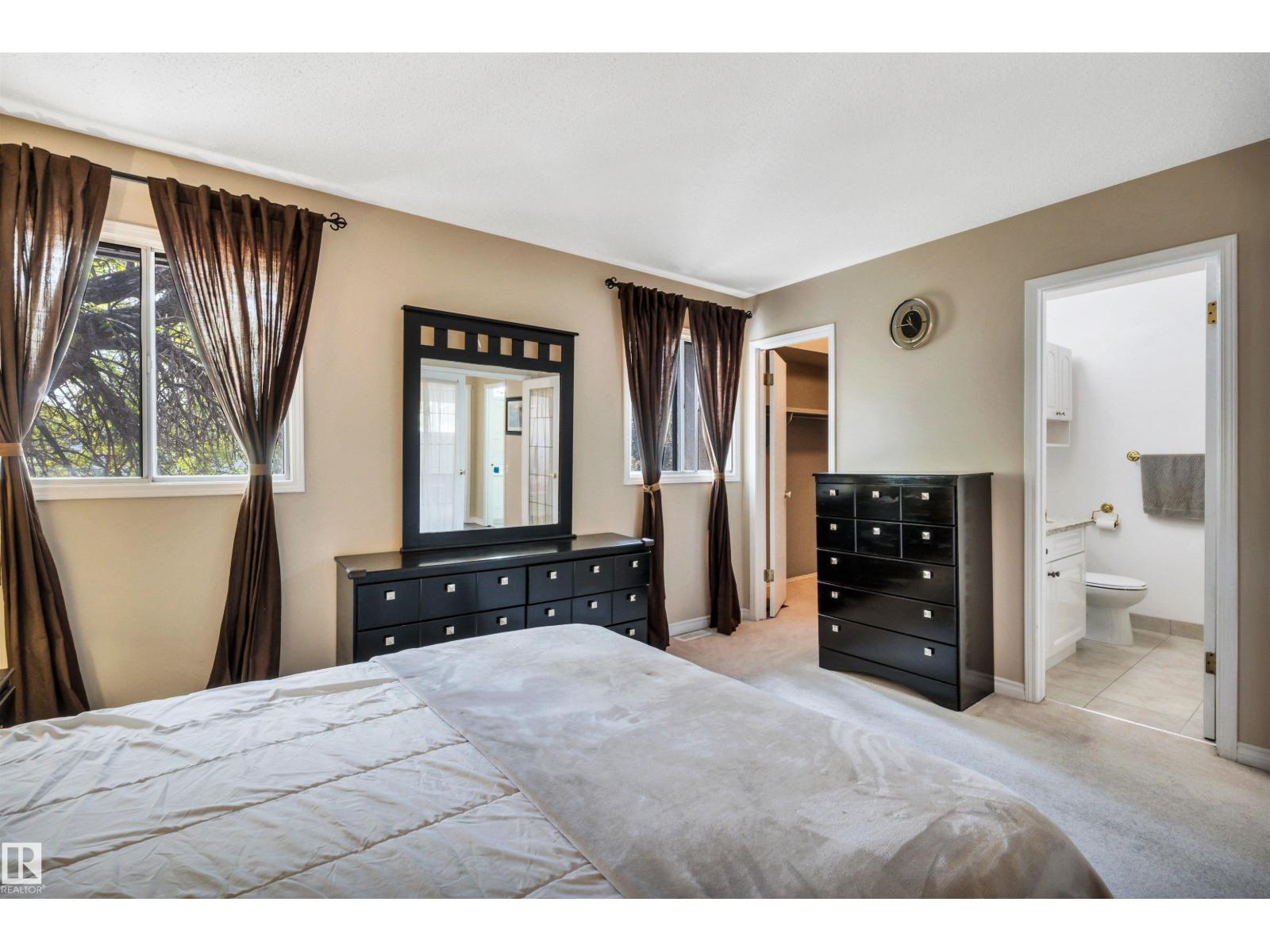 10909 33A AV NW - 18
