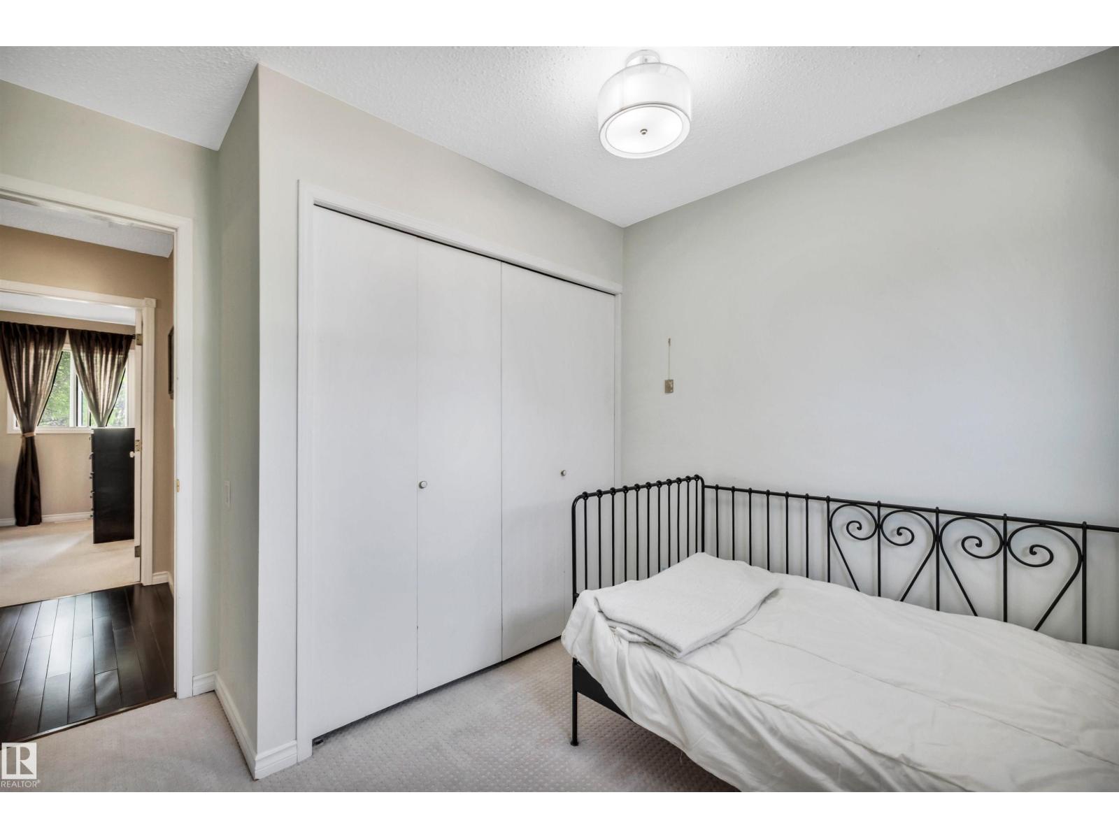 10909 33A AV NW - 24