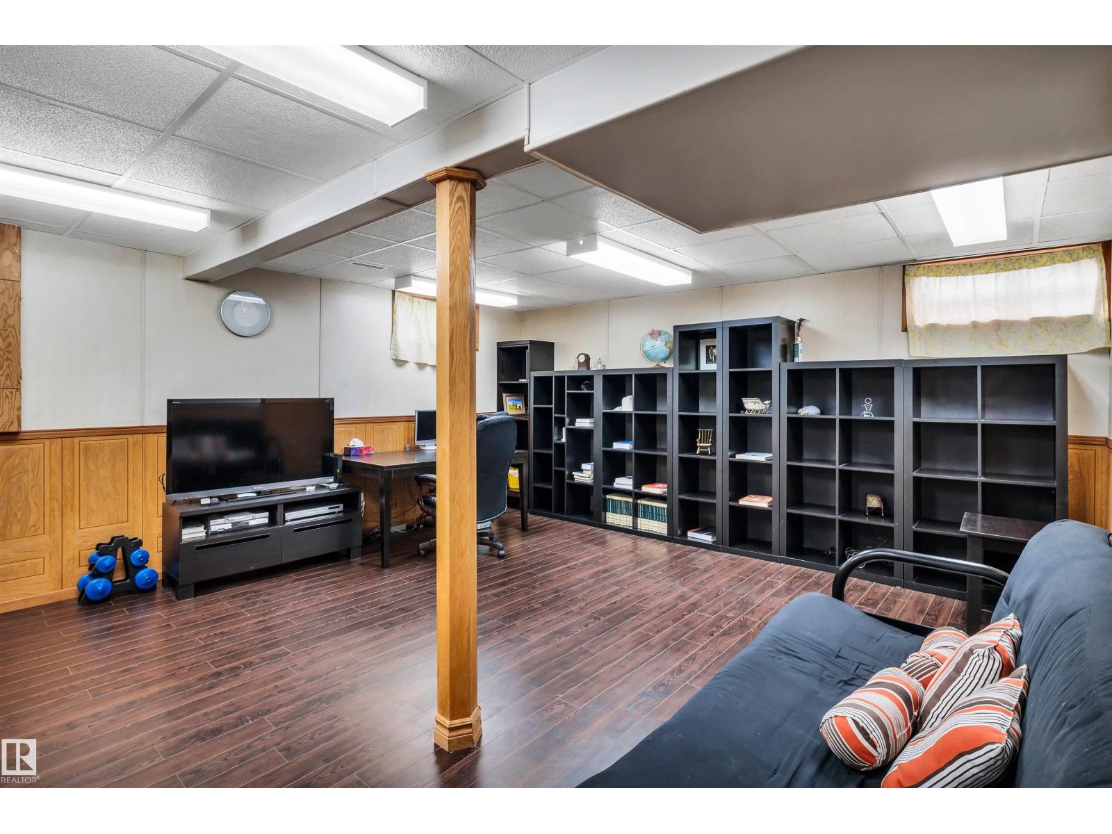 10909 33A AV NW - 34