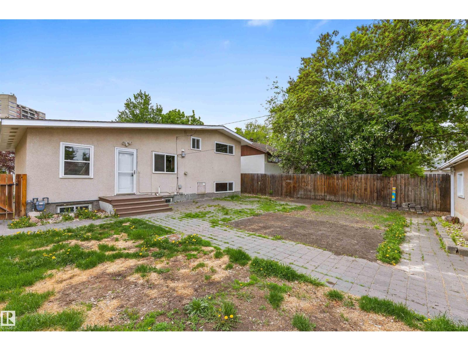 8715 164A ST NW - 30