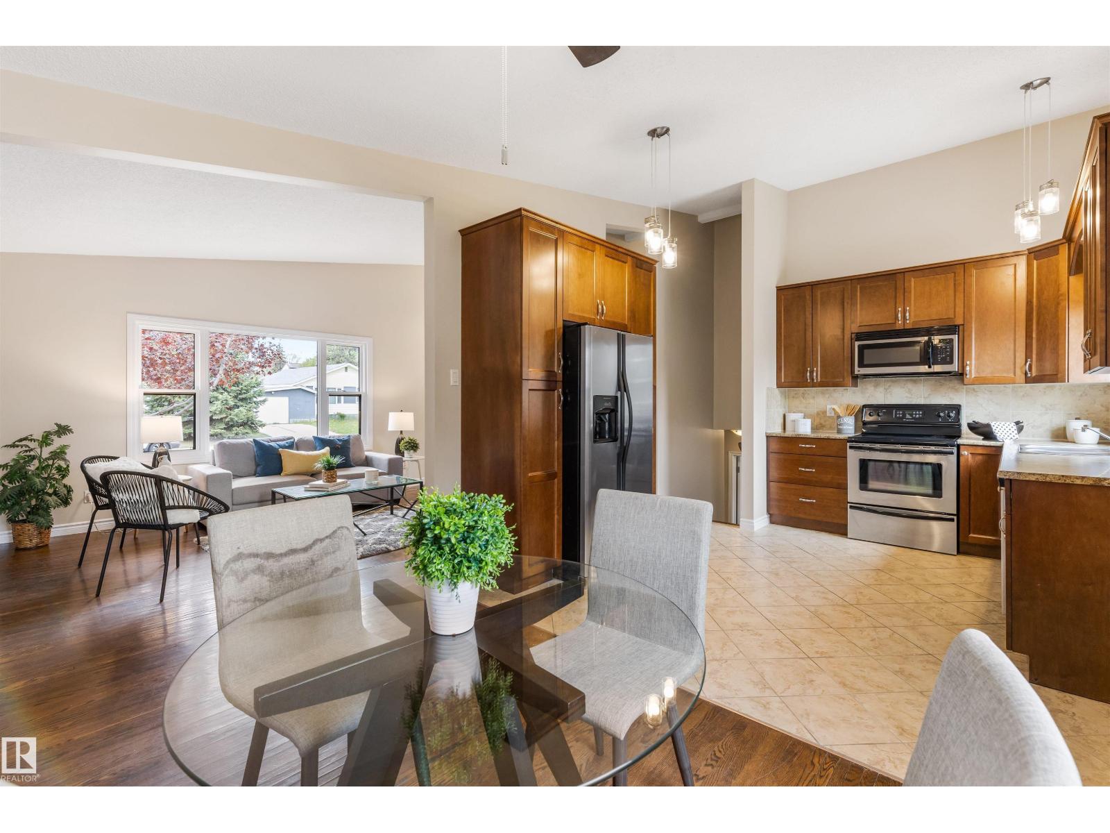 8715 164A ST NW - 8