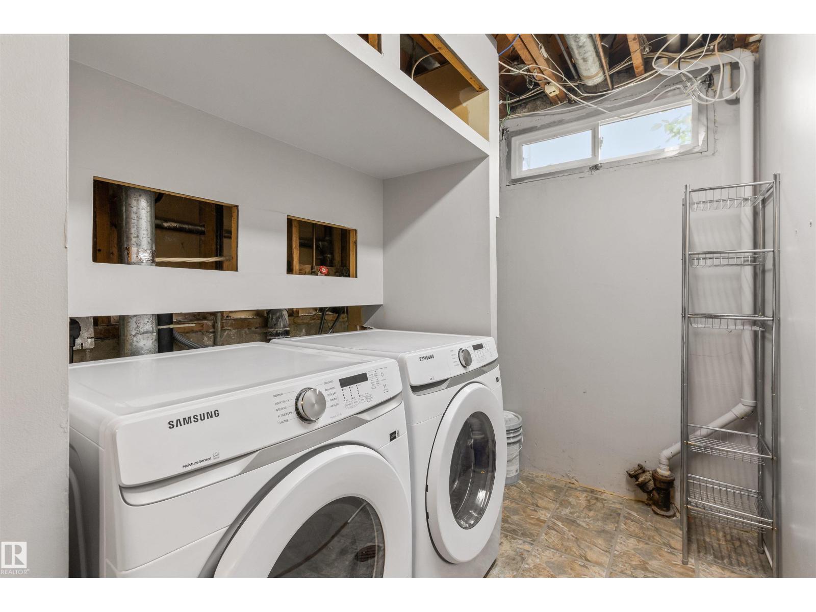 8715 164A ST NW - 24