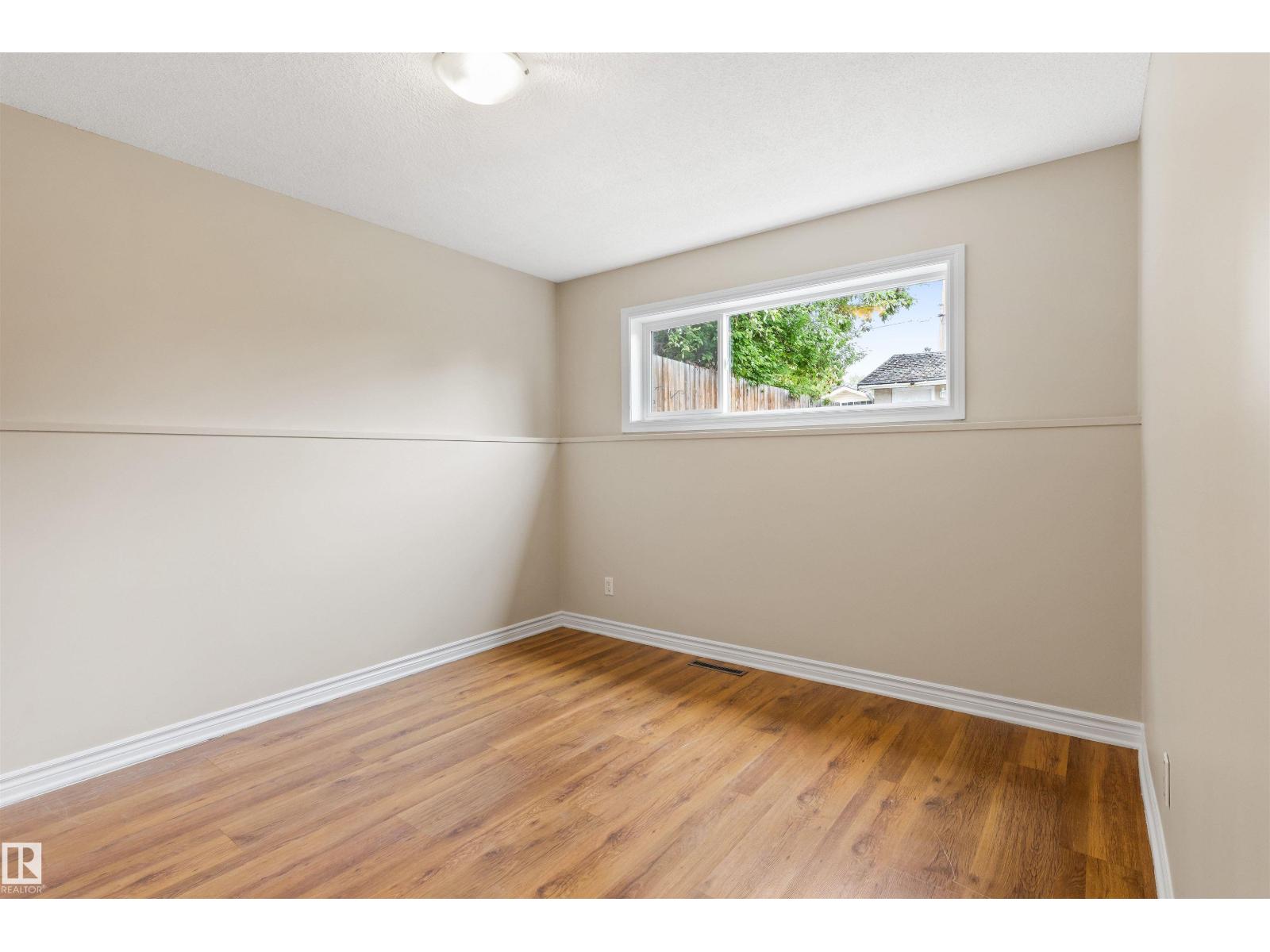 8715 164A ST NW - 16