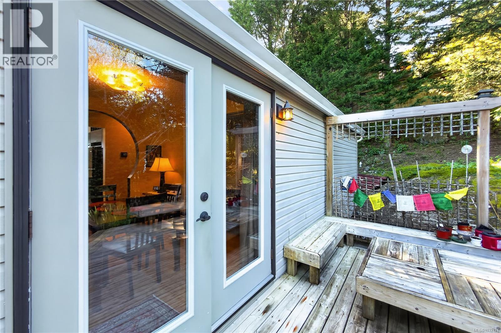 1277 Selkirk Dr - 49