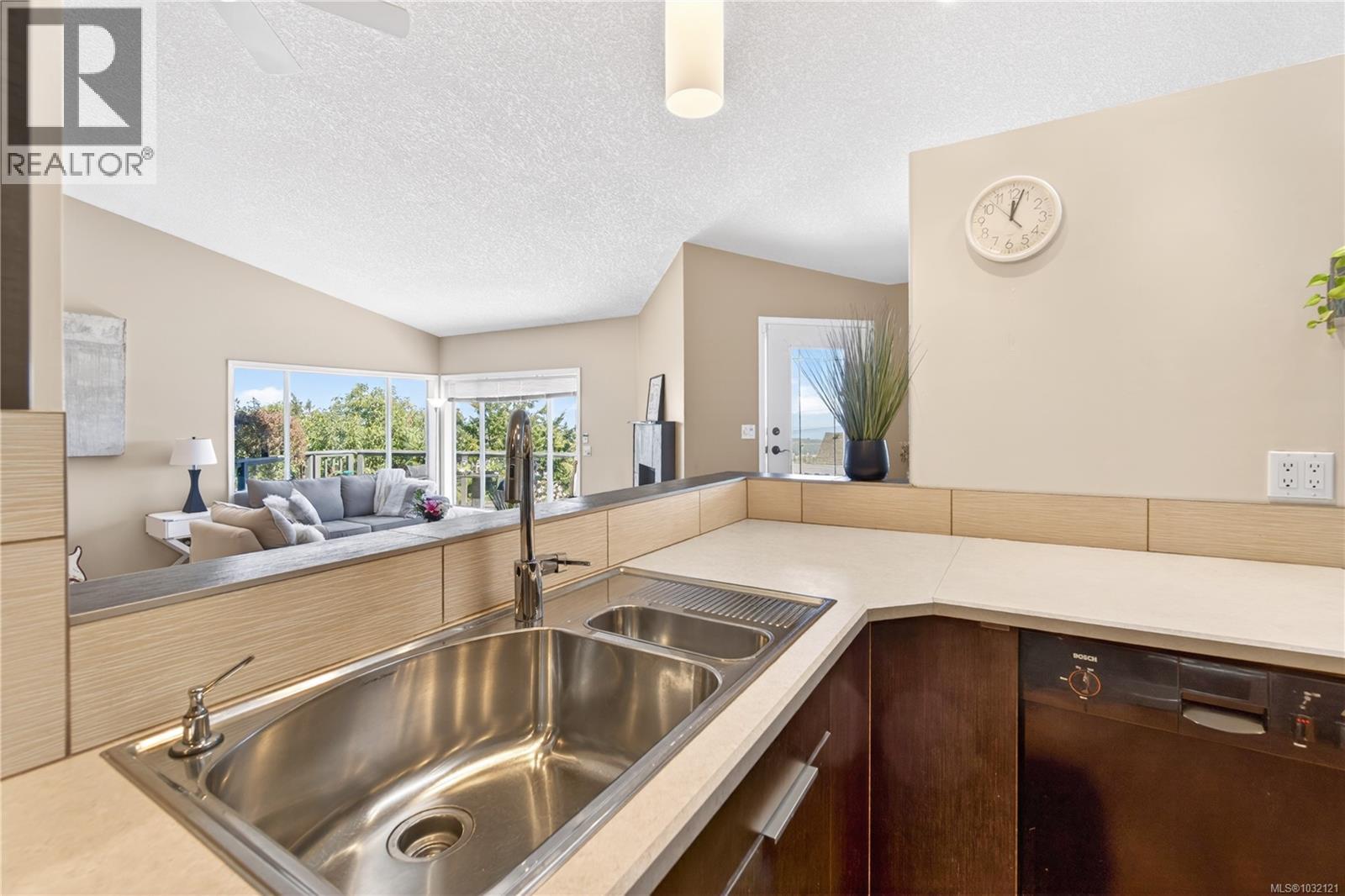 1277 Selkirk Dr - 29