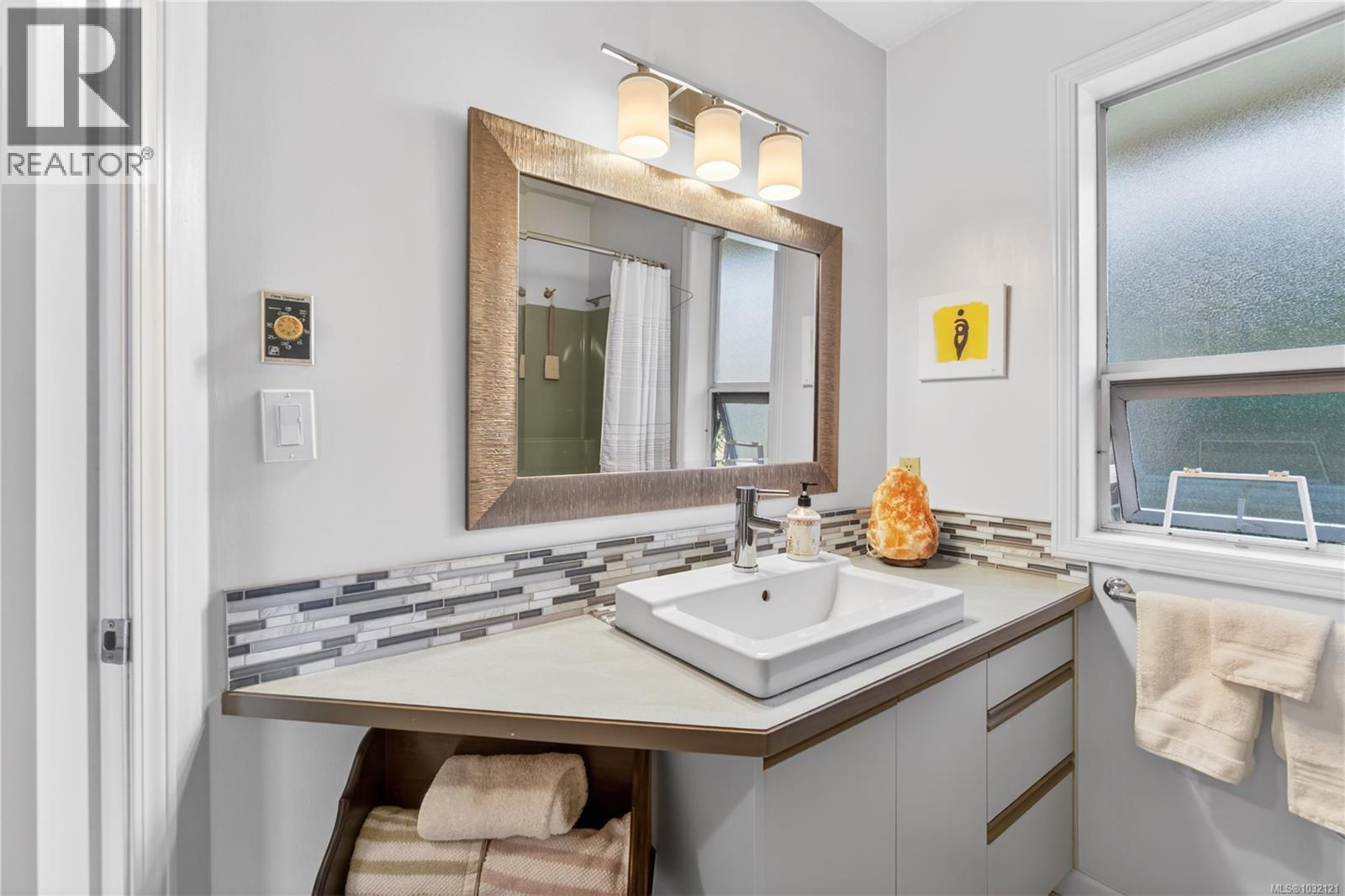 1277 Selkirk Dr - 45
