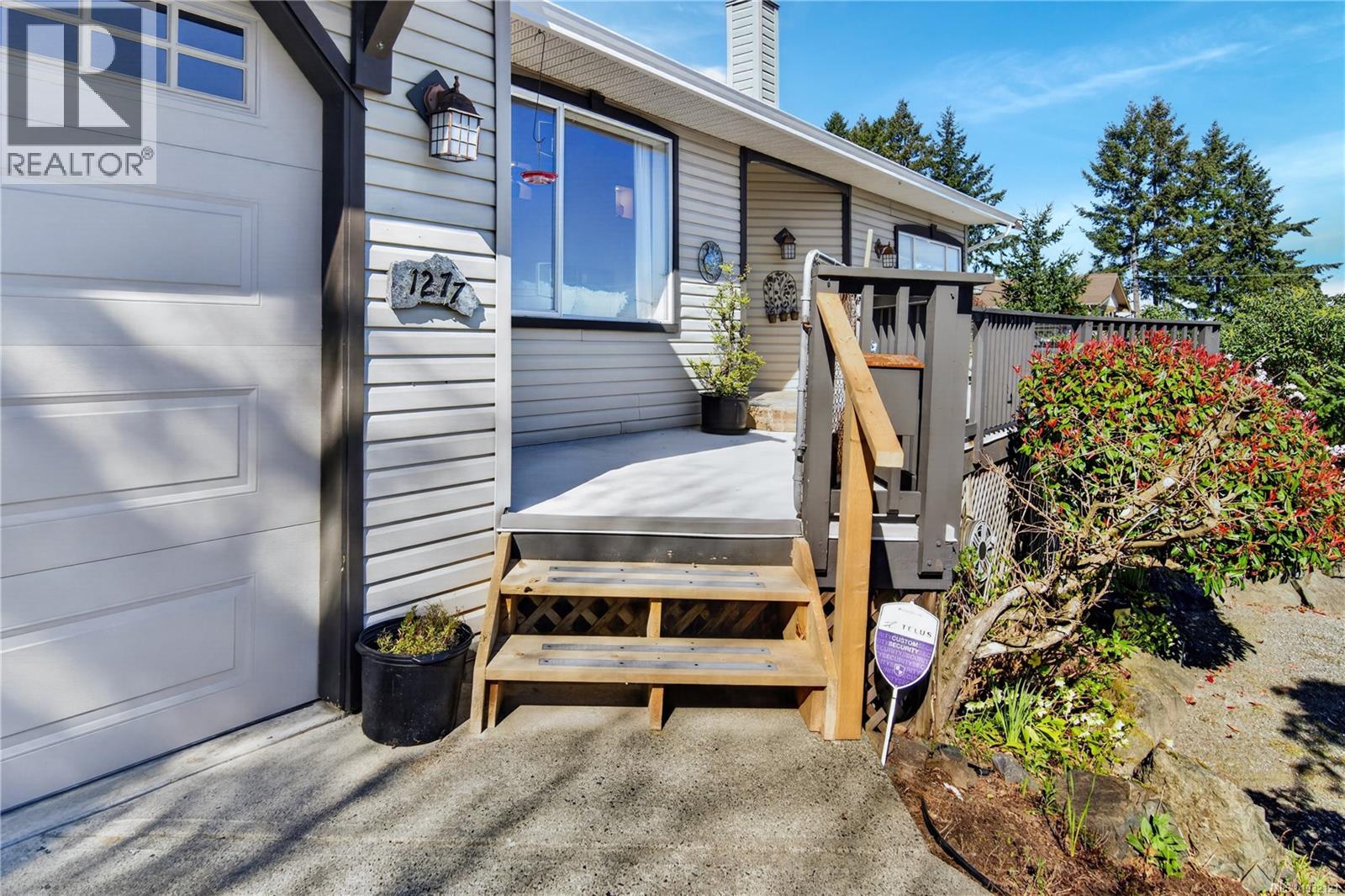 1277 Selkirk Dr - 7