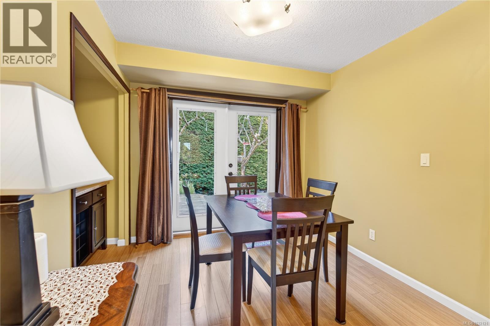 1277 Selkirk Dr - 36
