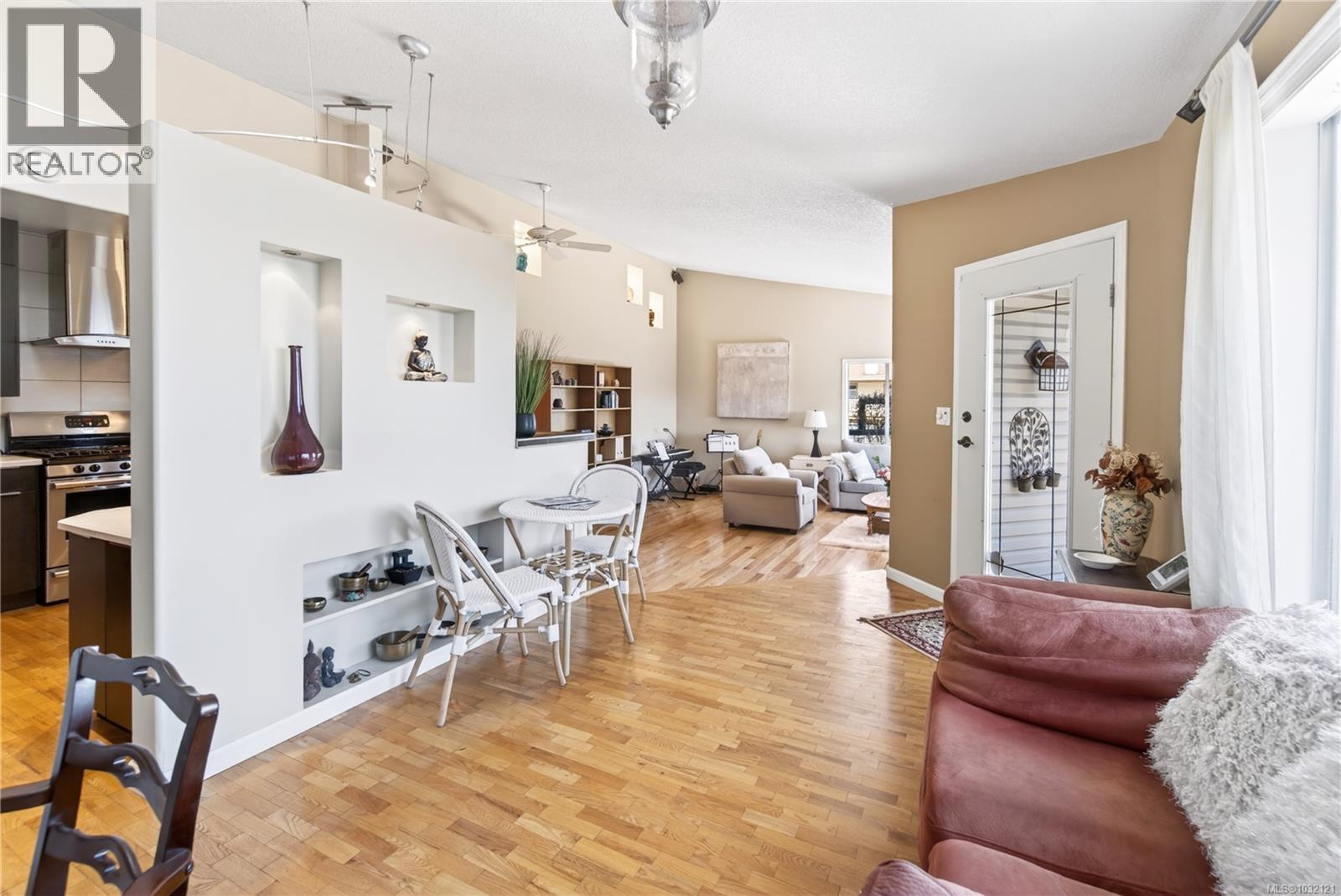 1277 Selkirk Dr - 25