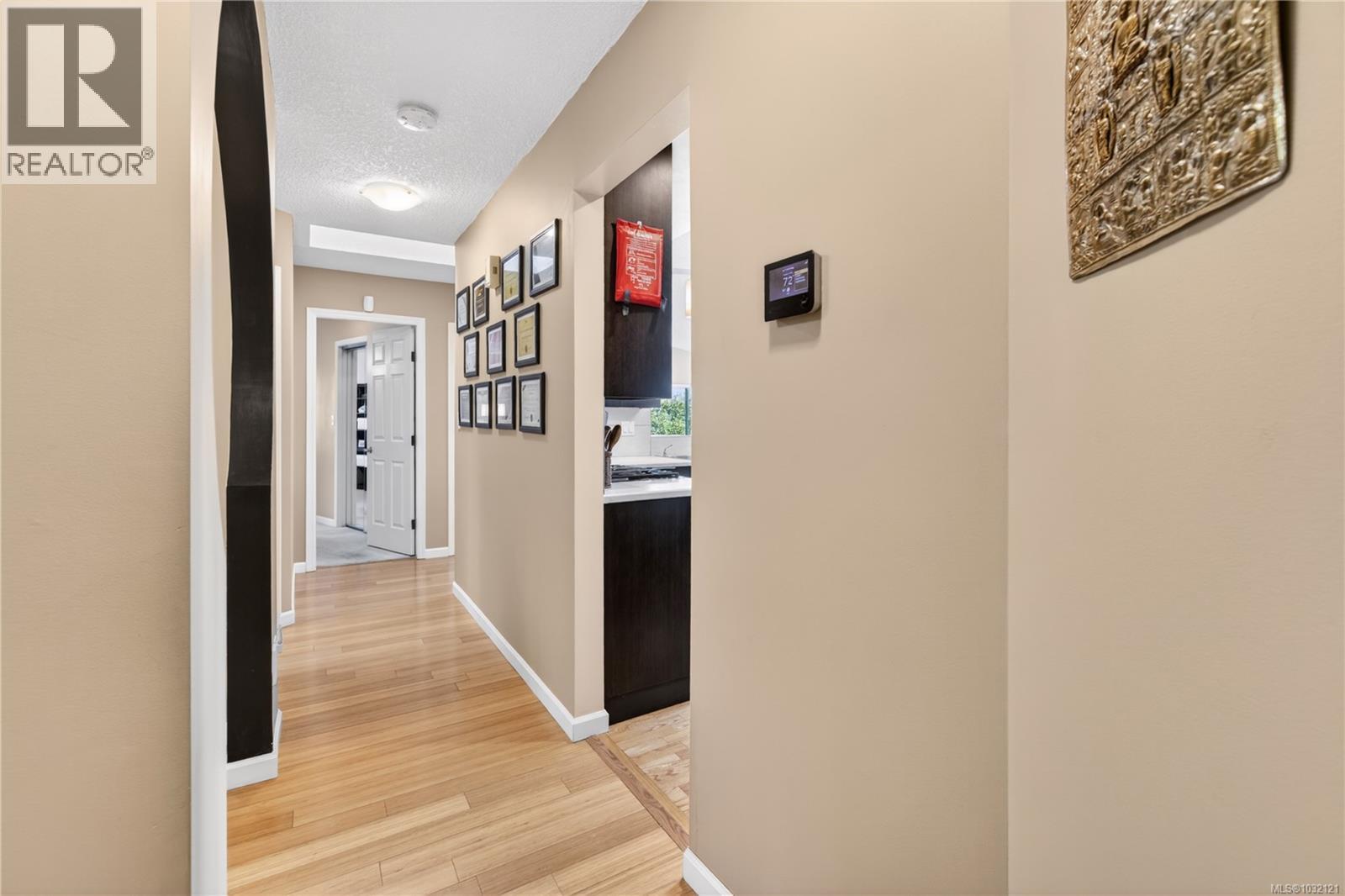 1277 Selkirk Dr - 52