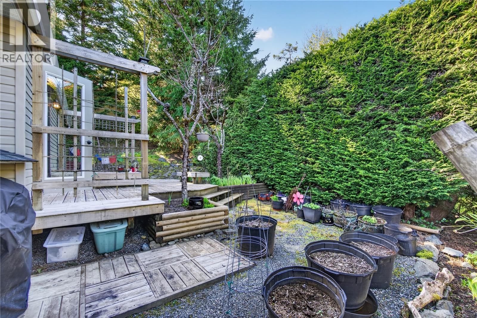 1277 Selkirk Dr - 62