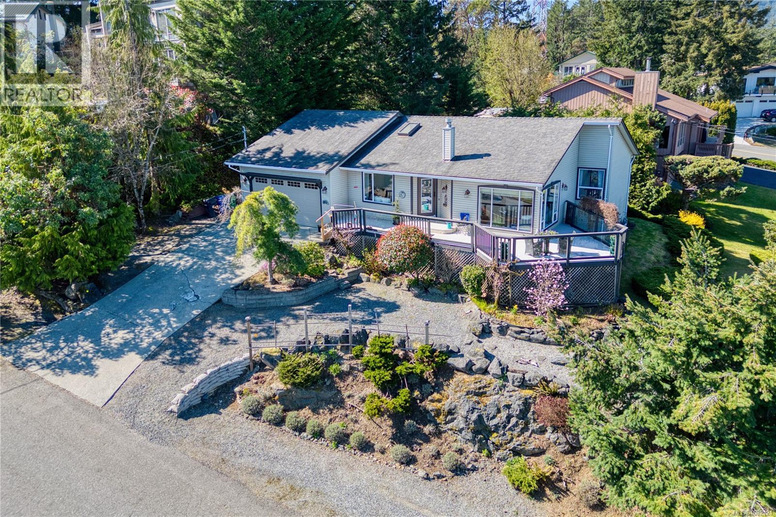 1277 Selkirk Dr - 67