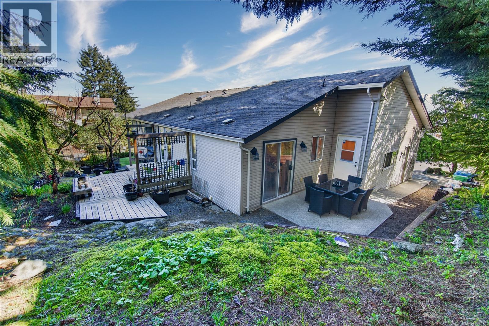 1277 Selkirk Dr - 65