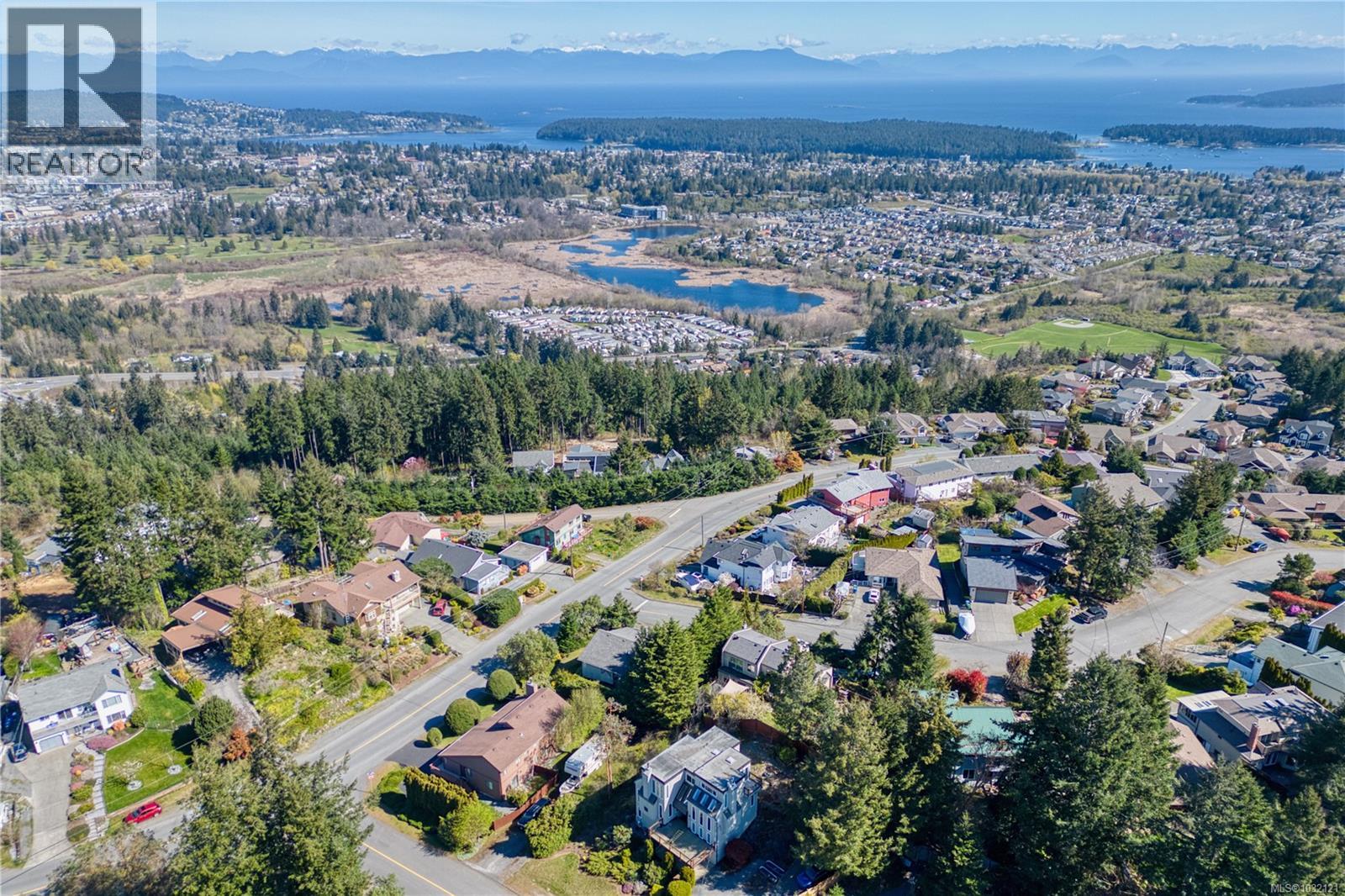 1277 Selkirk Dr - 68