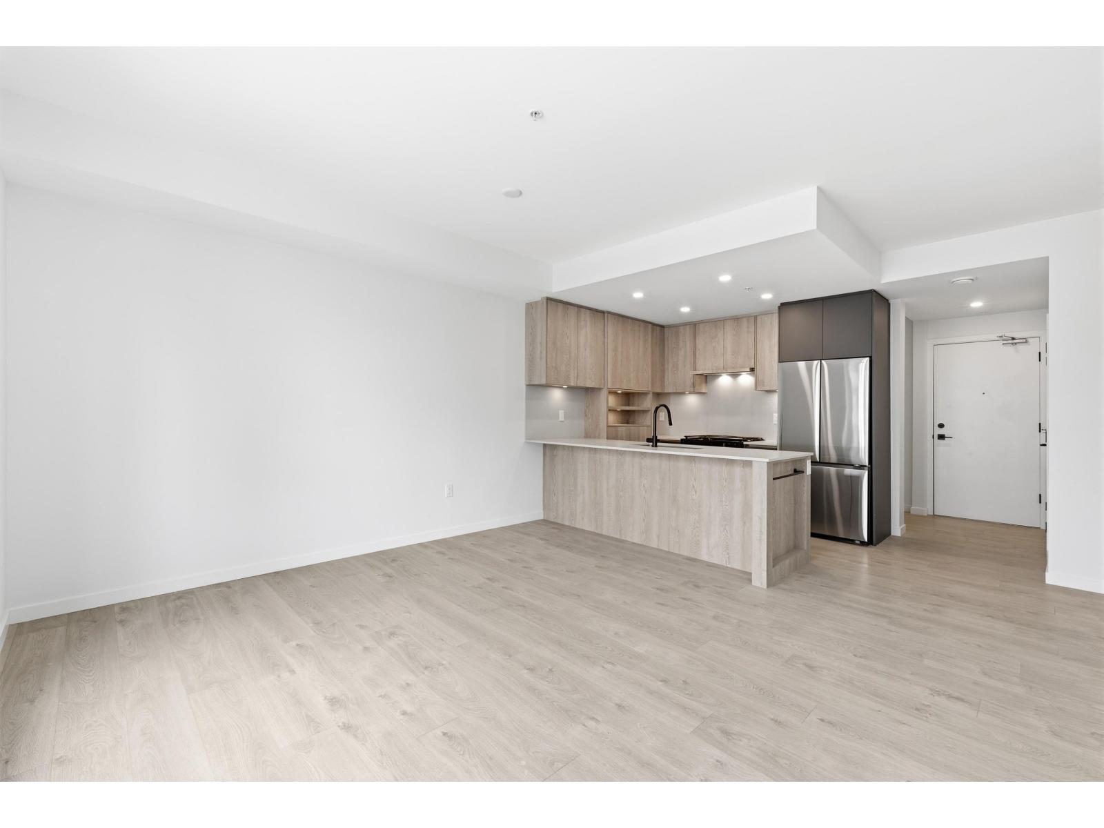 512 19577 65B Avenue - photo 2