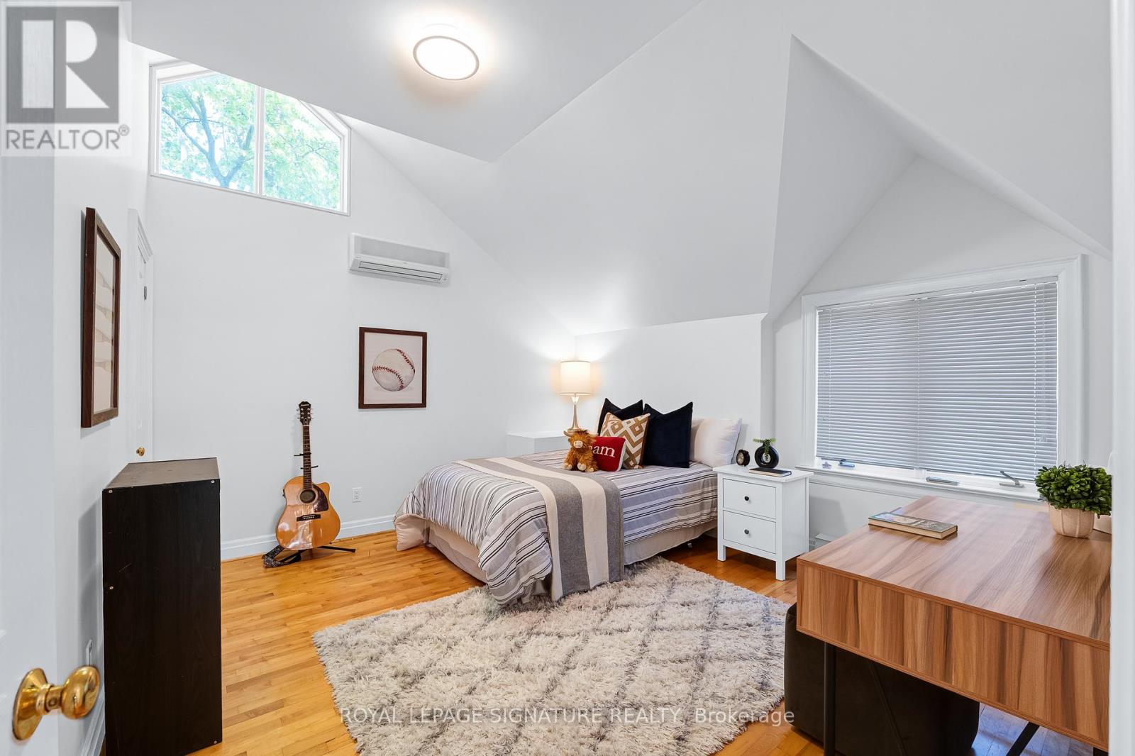 41 SOUTHVALE DRIVE - 23