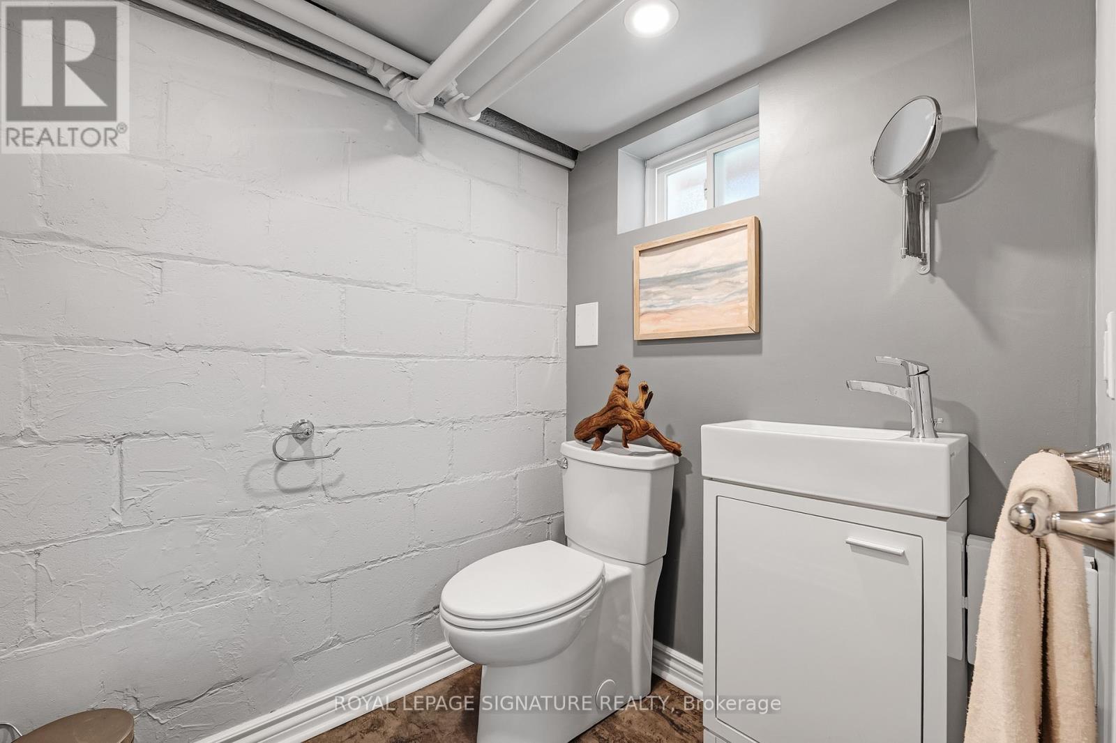 41 SOUTHVALE DRIVE - 25