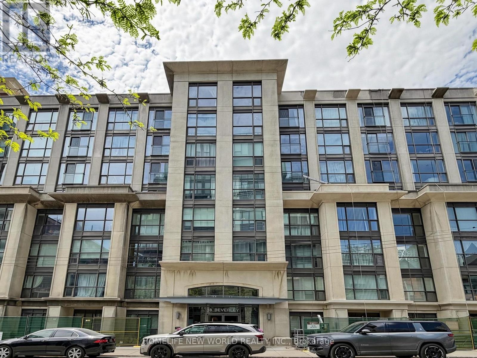 Listing photo of 319 - 18 BEVERLEY STREET