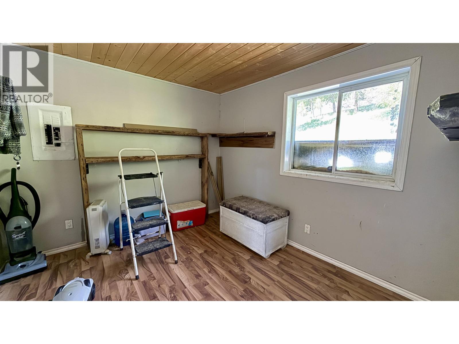 7573 RESORT ROAD - 5