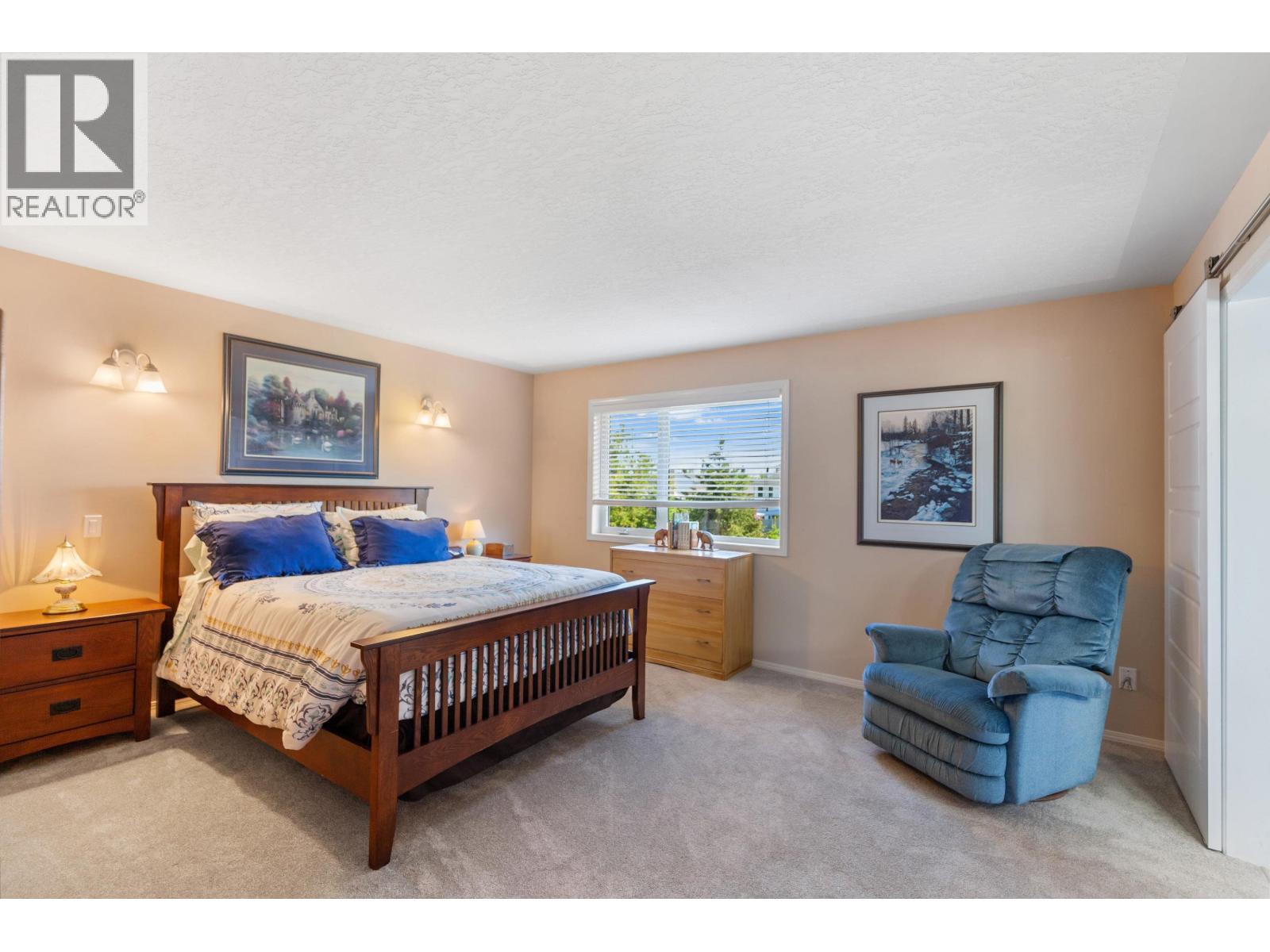 Photo 10 of 37 — 1079 HERITAGE CRESCENT · Prince George, BC
