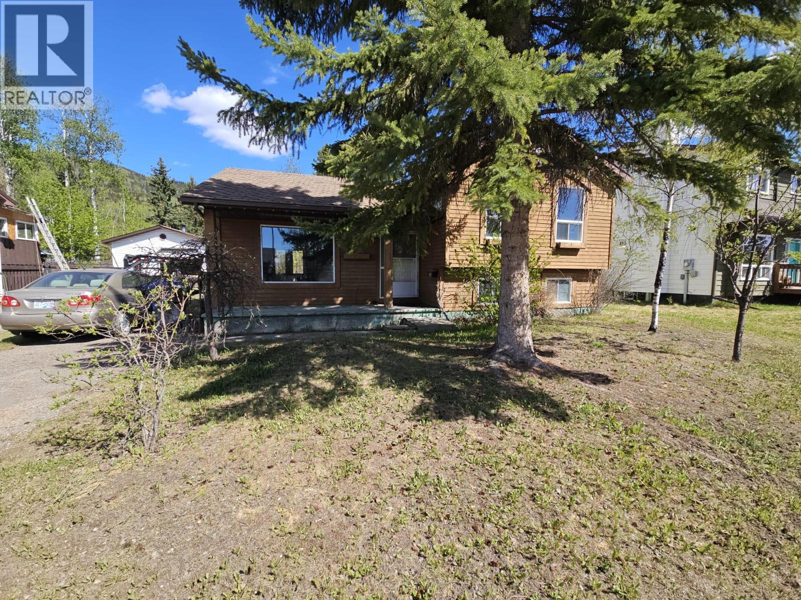143 Kiskatinaw Crescent - main photo