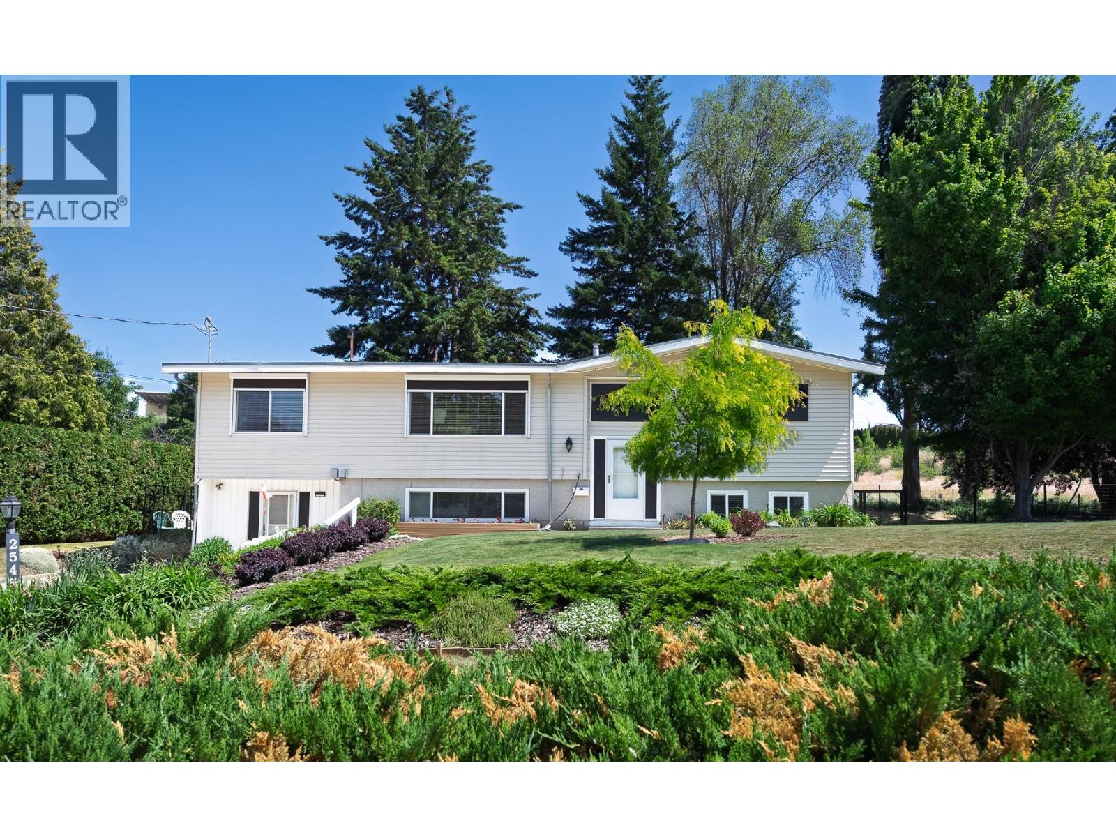  2545 Colleen Road, West Kelowna