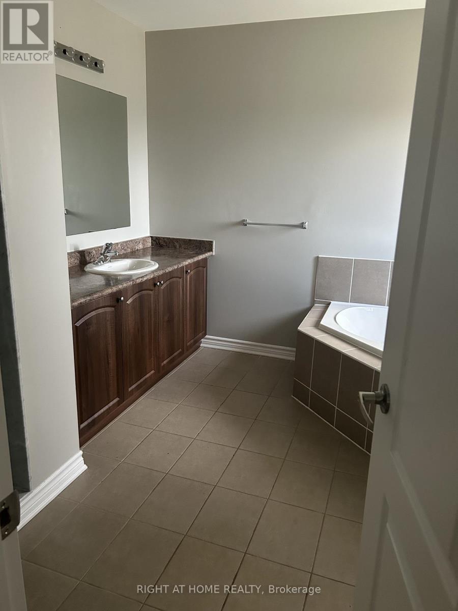 Listing 29819845