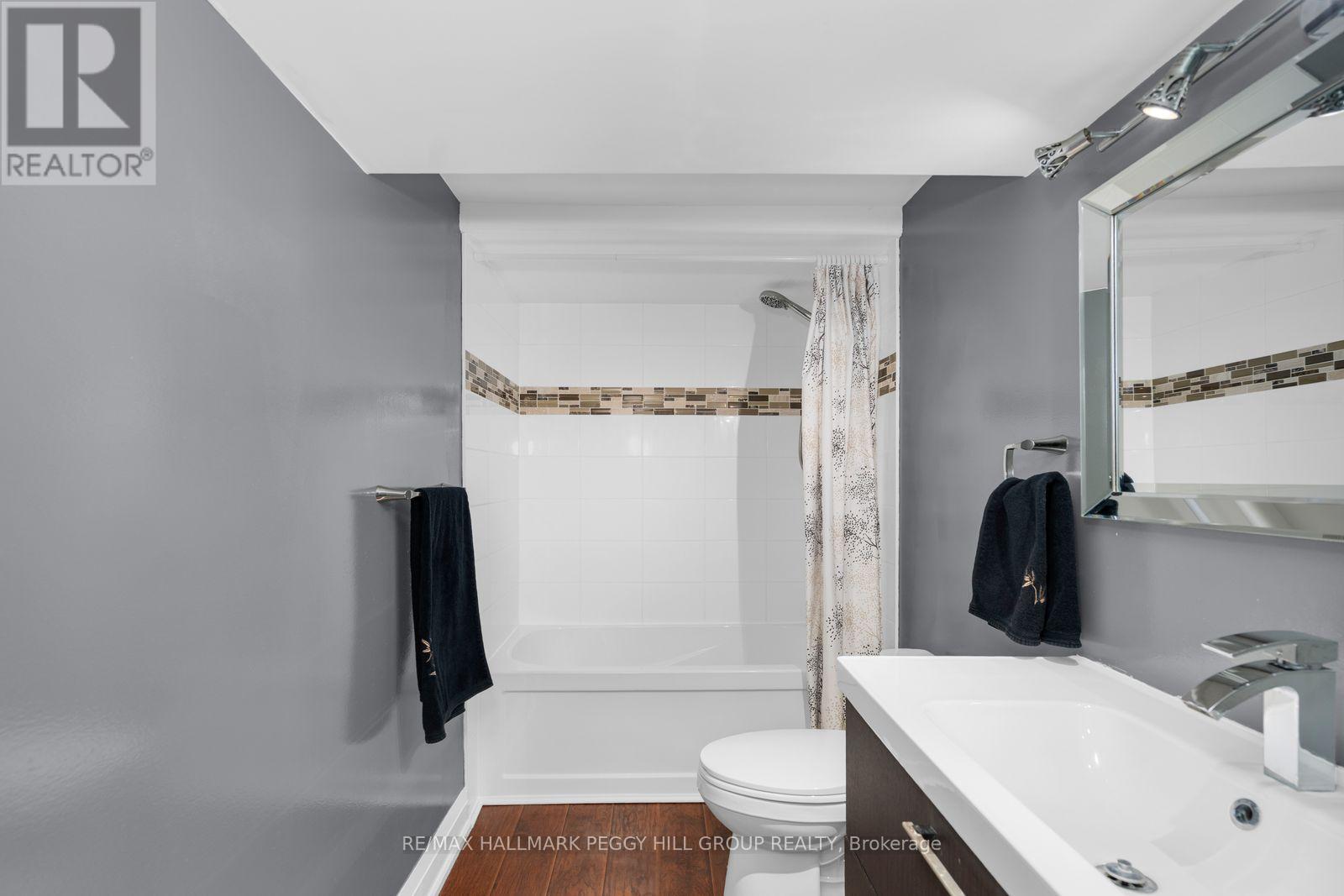 8001 YONGE STREET - 12