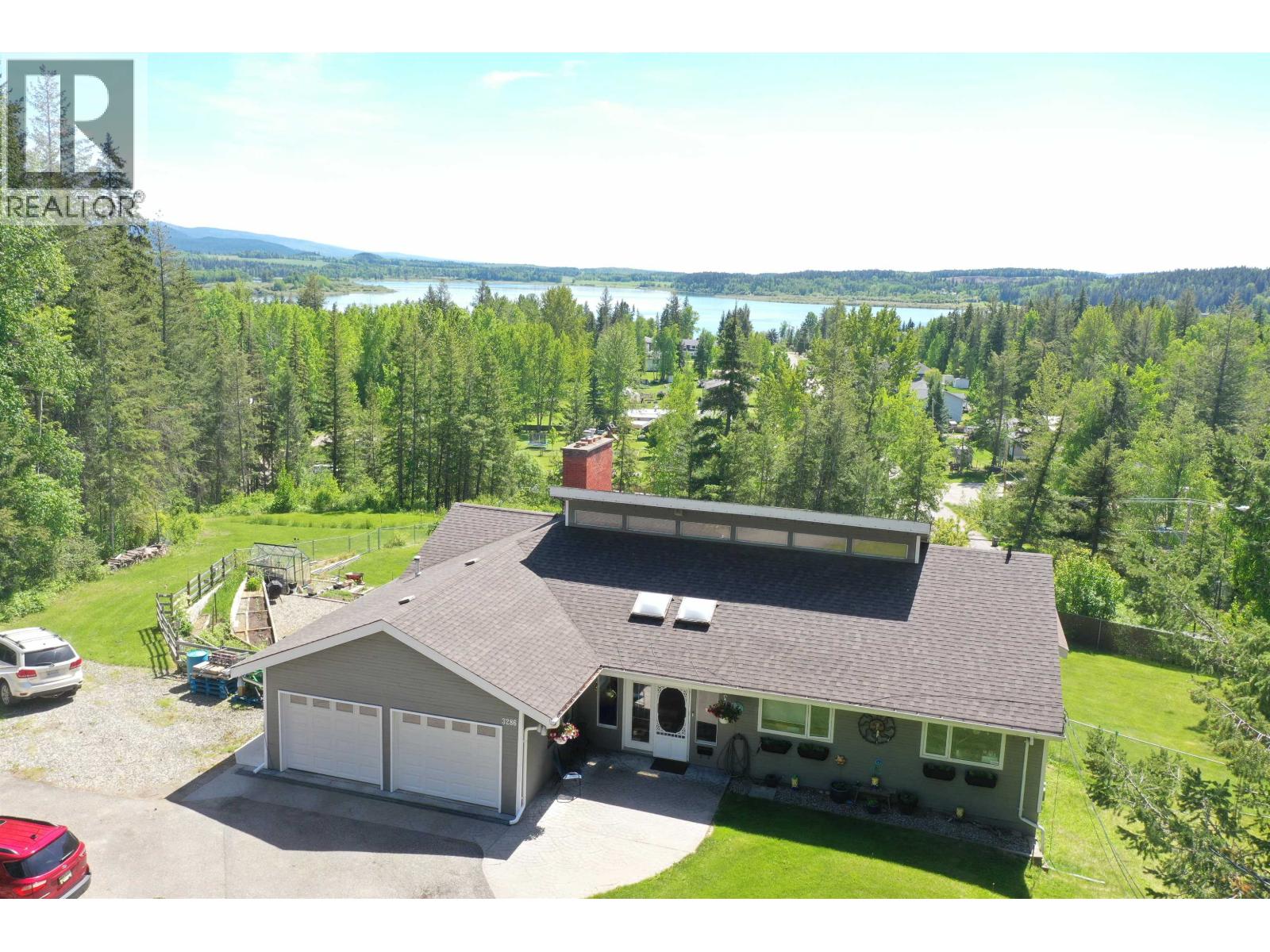 3286 SPRUCE RIDGE Road - main photo