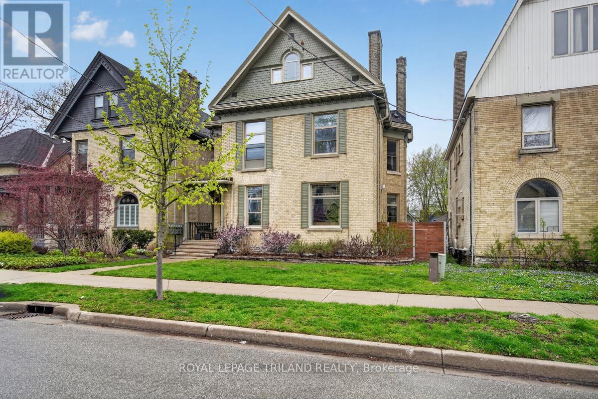 298 HYMAN STREET - 2