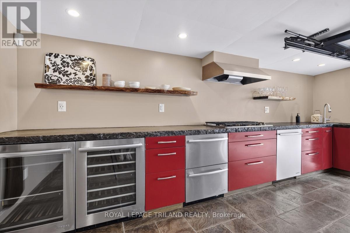298 HYMAN STREET - 42