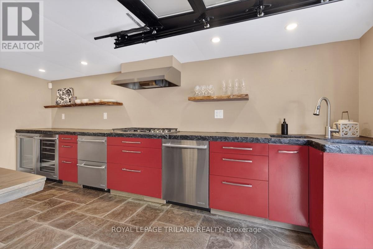 298 HYMAN STREET - 43
