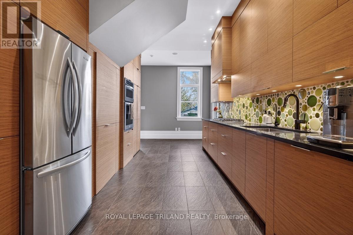 298 HYMAN STREET - 8