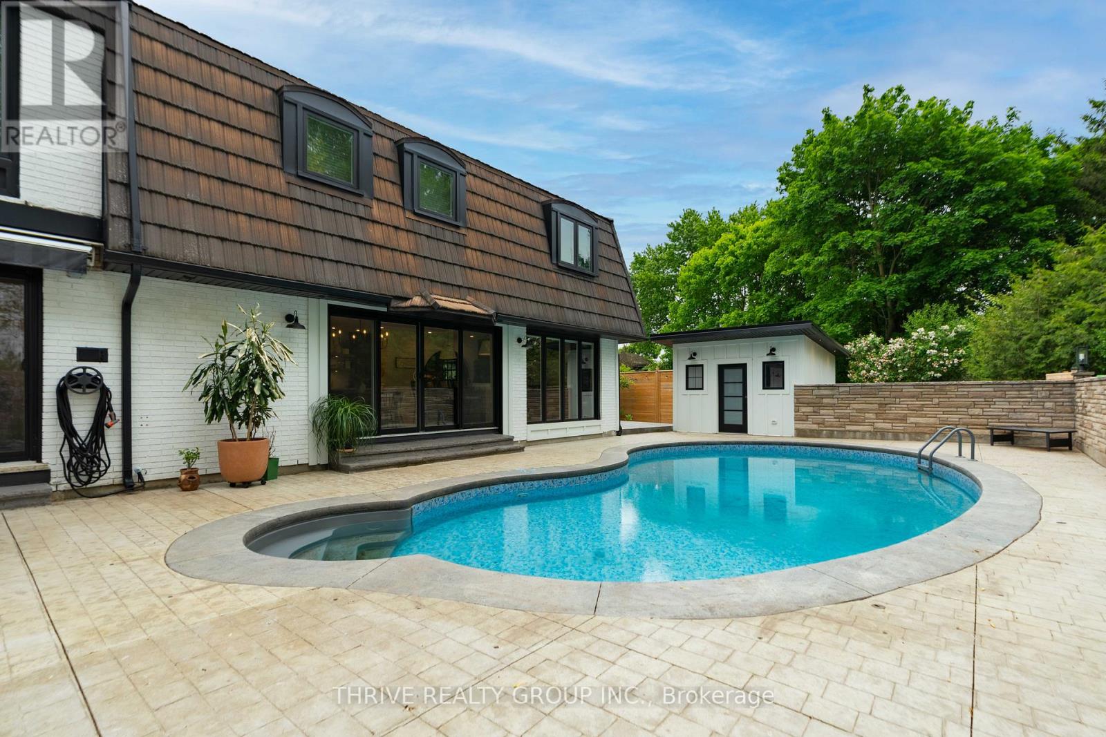 137 SHERWOOD PLACE - 44