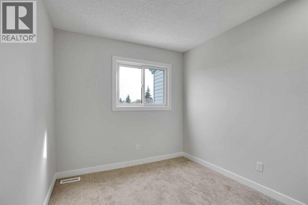 #16 131 Templehill Drive NE - 21