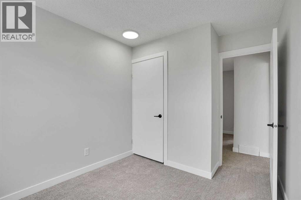 #16 131 Templehill Drive NE - 20