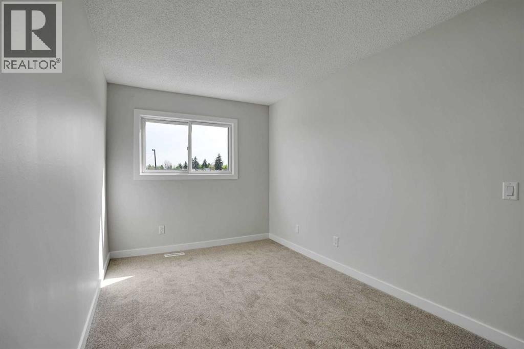 #16 131 Templehill Drive NE - 23