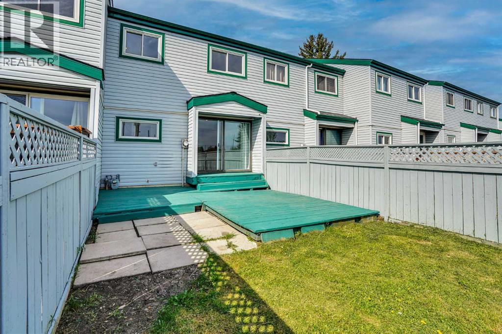 #16 131 Templehill Drive NE - 37