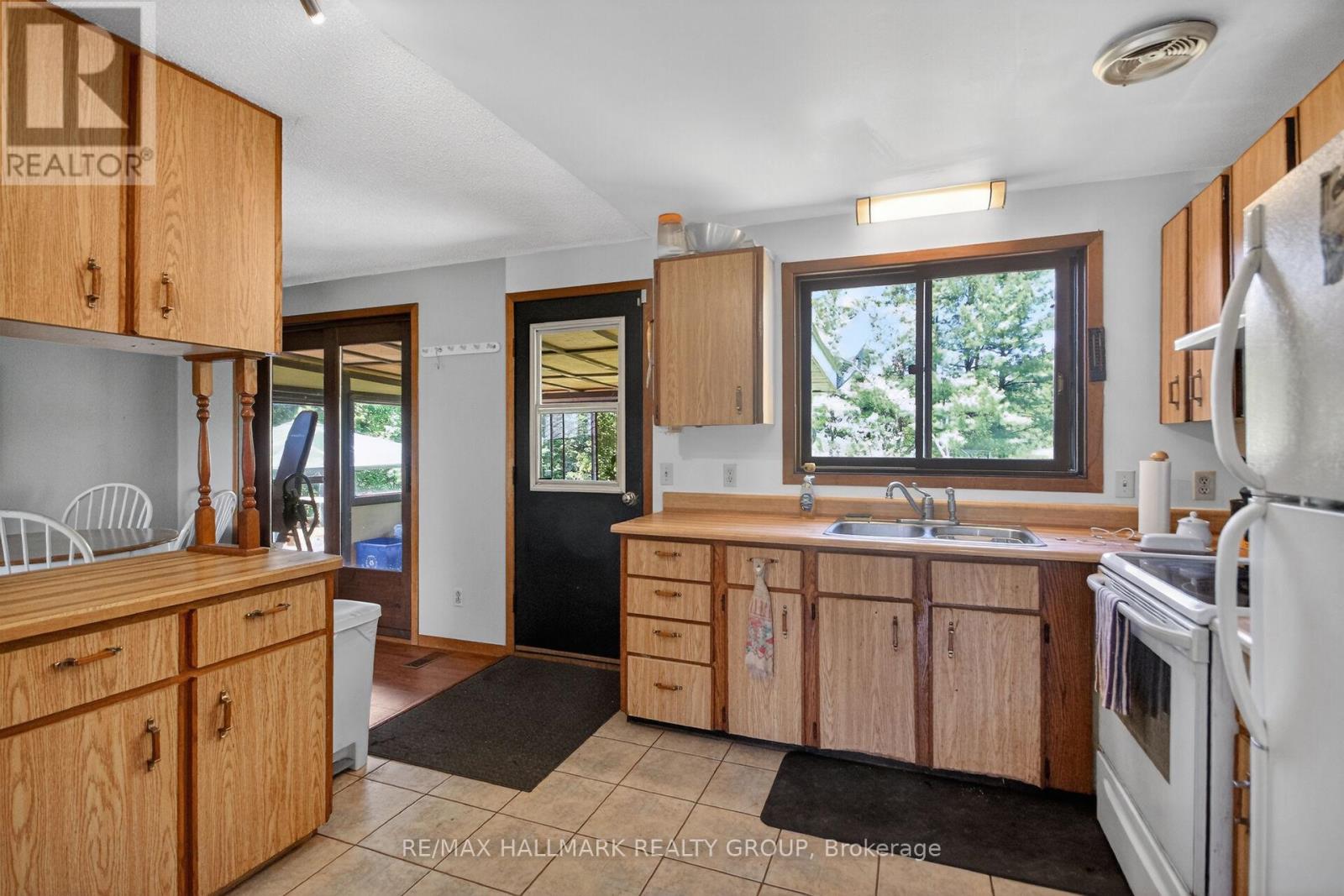 1054 MCCREA ROAD - 15
