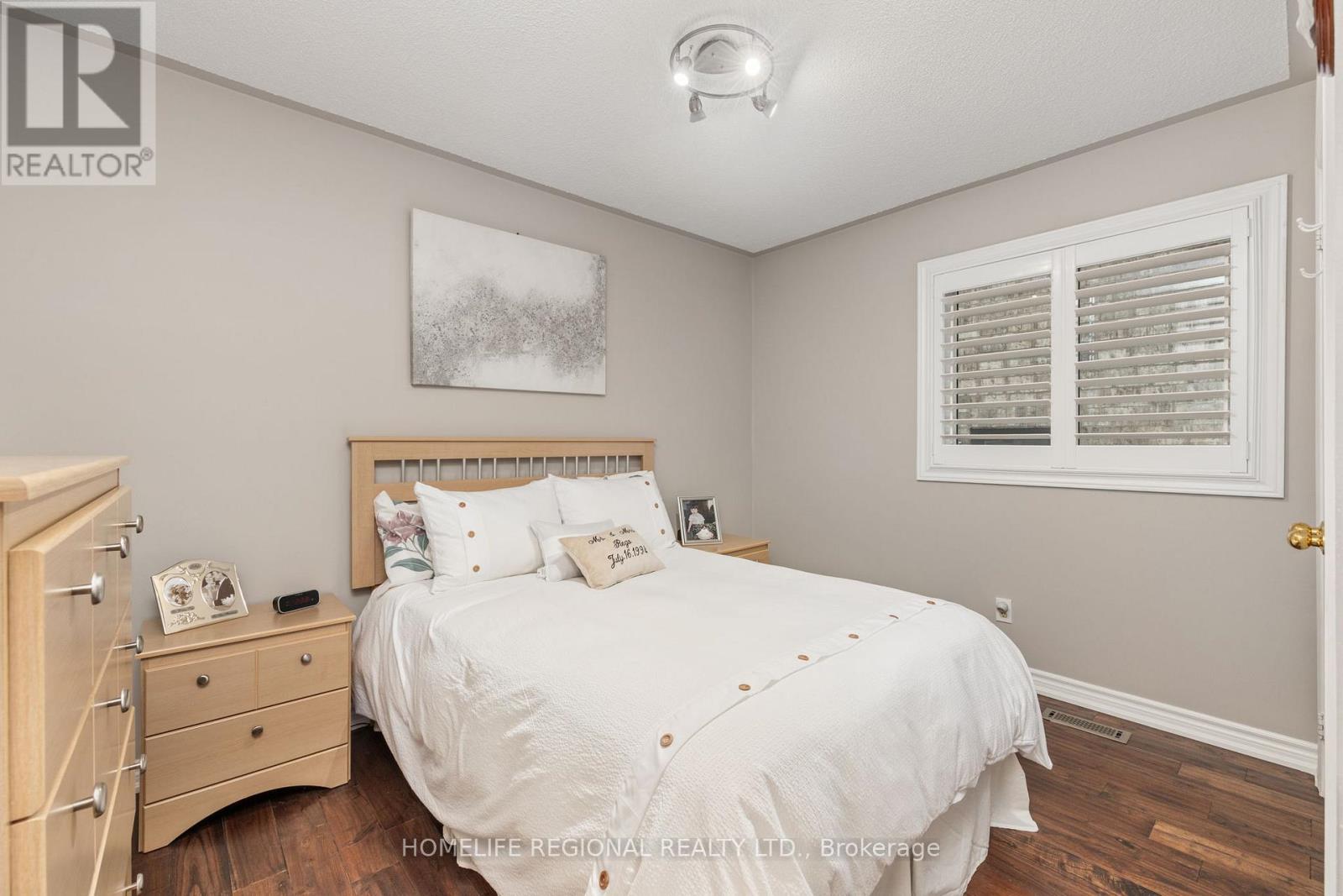 20 RUDDELL CRESCENT - 15
